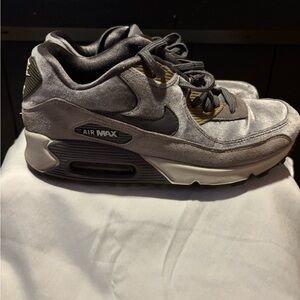 Nike Air Max Velvet Gray Sneakers